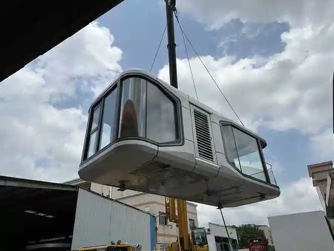 Capsule